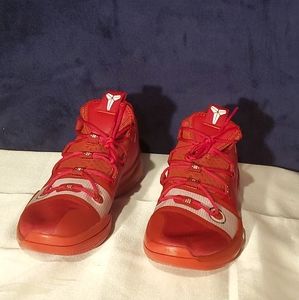 KOBE AD NEW WITH OUT BOX RED SIZE 12